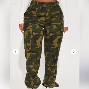 BNWT Oversized Camo Cargo Joggers
